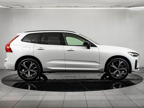 Used 2025 Volvo XC60 B5 Ultra w/ Protection Package Premier image 11