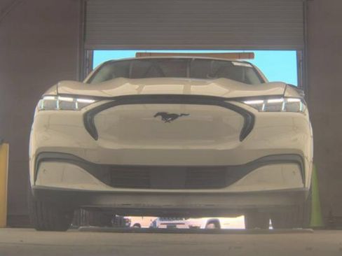 Used 2025 Ford Mustang Mach-E Premium AWD/4WD image 4