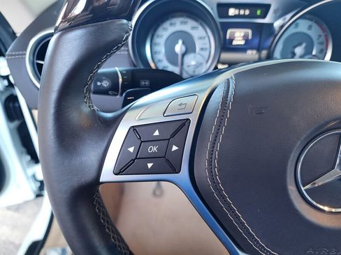 Used 2016 Mercedes-Benz SL 550 w/ Driver Assistance Package image 47