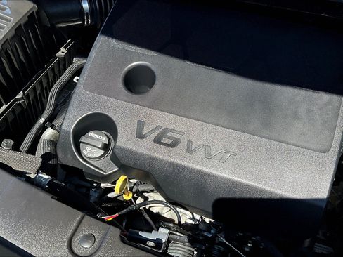 Used 2021 Chevrolet Traverse Premier w/ Redline Edition FWD image 35