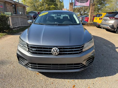 Used 2017 Volkswagen Passat 1.8T R-Line image 2