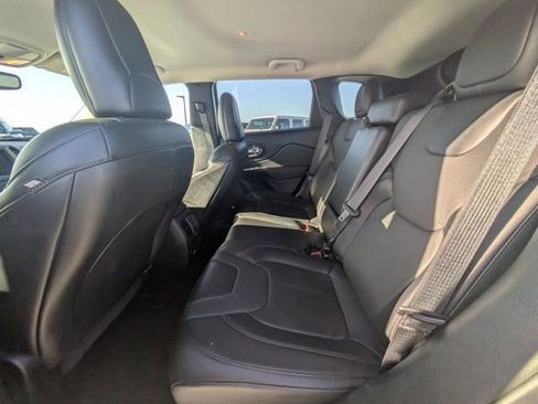 Used 2023 Jeep Cherokee Altitude Lux image 12