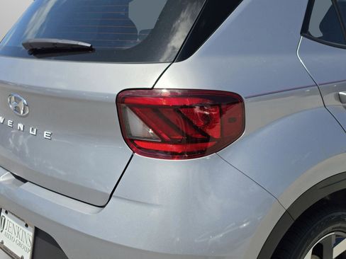 New 2026 Hyundai Venue SEL FWD image 36