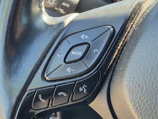 Used 2018 Toyota C-HR XLE FWD image 14
