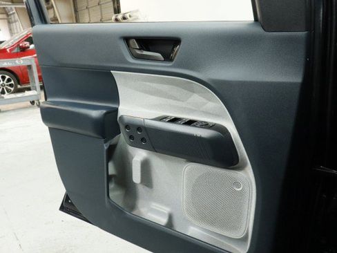 Used 2022 Ford Maverick XLT FWD image 19