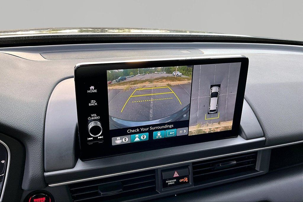 Used 2025 Honda Pilot Elite image 13