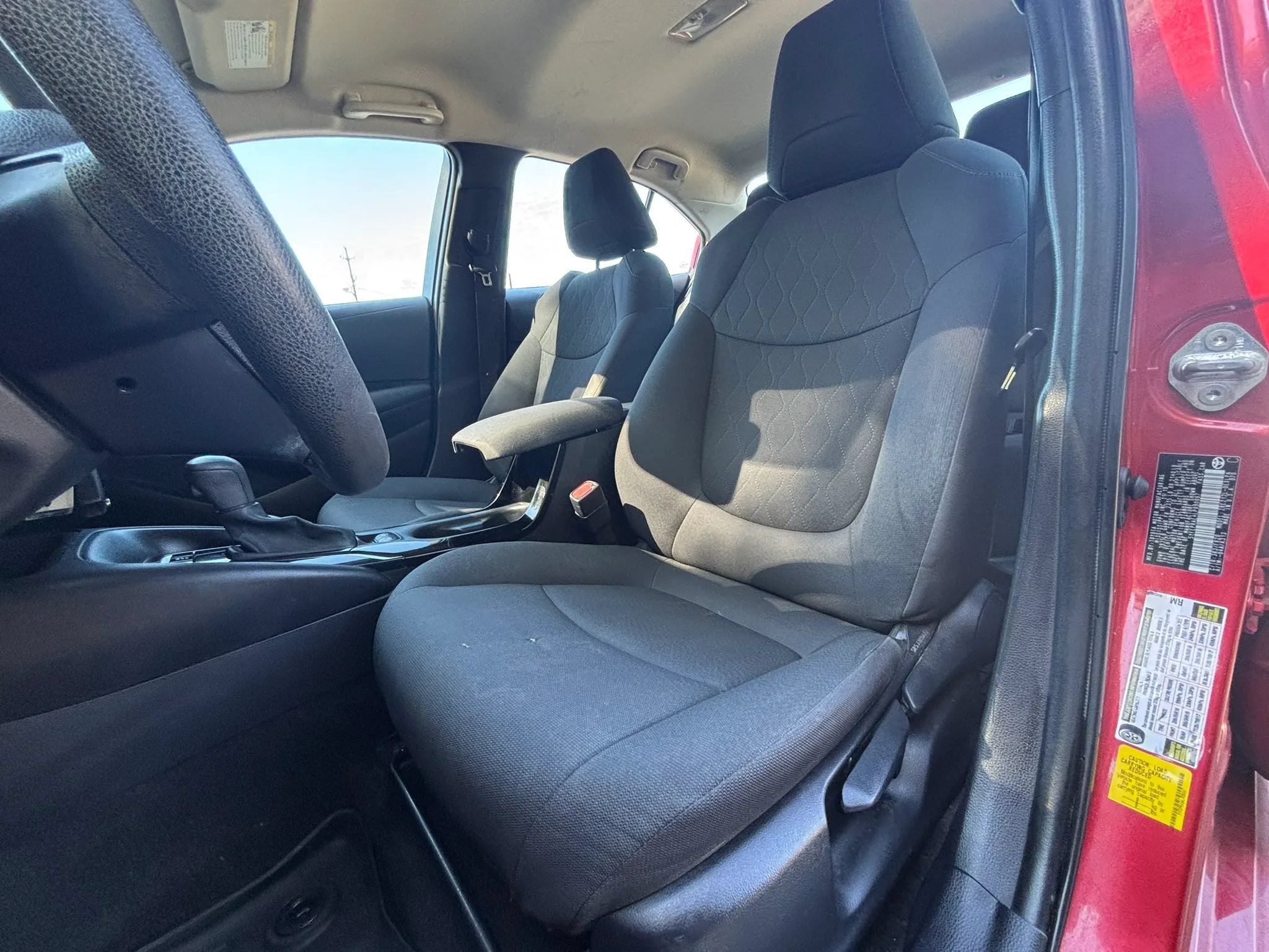 Used 2020 Toyota Corolla LE FWD image 18