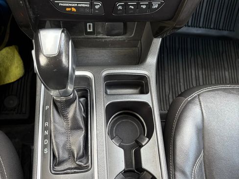 Used 2018 Ford Escape Titanium w/ Ford Safe & Smart Package image 39