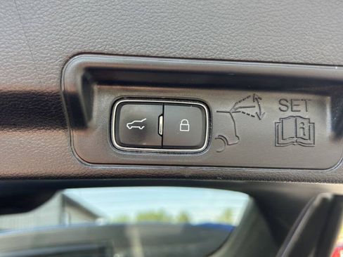 Used 2021 Ford Explorer XLT w/ Equipment Group 202A AWD/4WD image 27