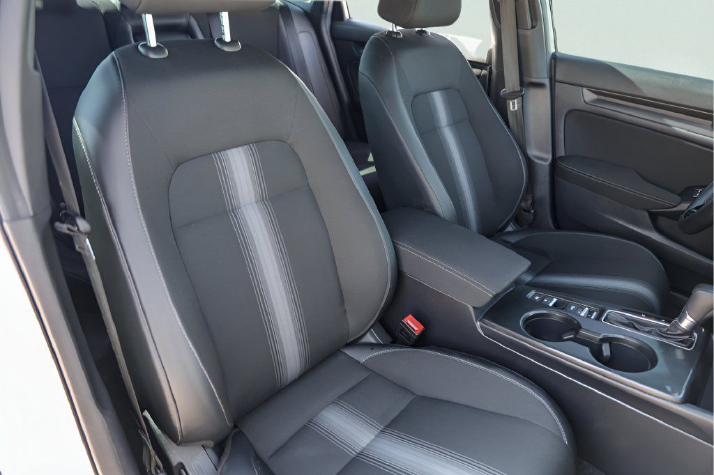 Used 2025 Honda Civic Sport image 32