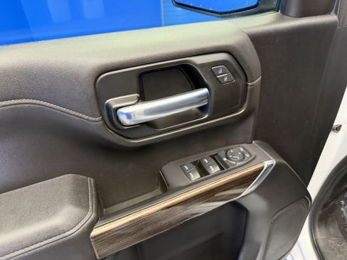 Used 2021 Chevrolet Silverado 1500 LT AWD/4WD image 11