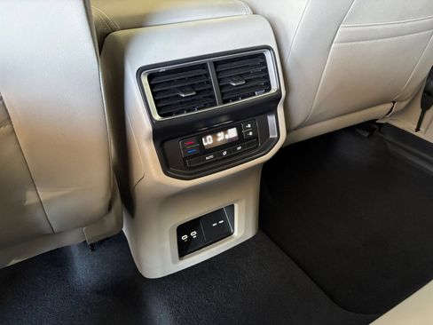 Used 2026 Volkswagen Atlas SE FWD image 20