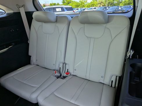 Certified 2025 Kia Sorento S AWD/4WD image 19