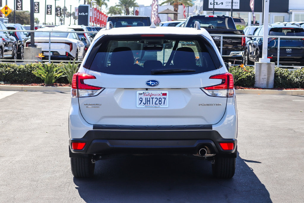 Certified 2023 Subaru Forester Limited AWD/4WD image 6