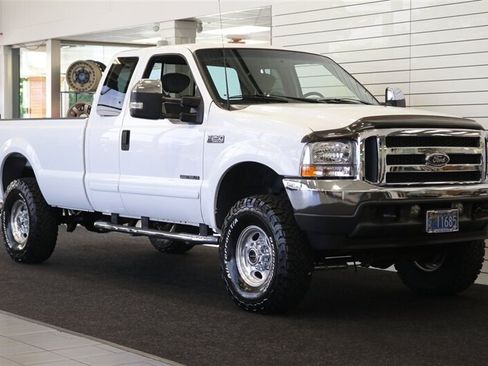 Used 2002 Ford F250 XLT AWD/4WD image 2