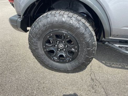 Used 2022 Ford Bronco Black Diamond w/ Sasquatch Package image 40