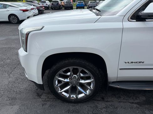 Used 2016 GMC Yukon SLE w/ HD Trailering Package AWD/4WD image 11