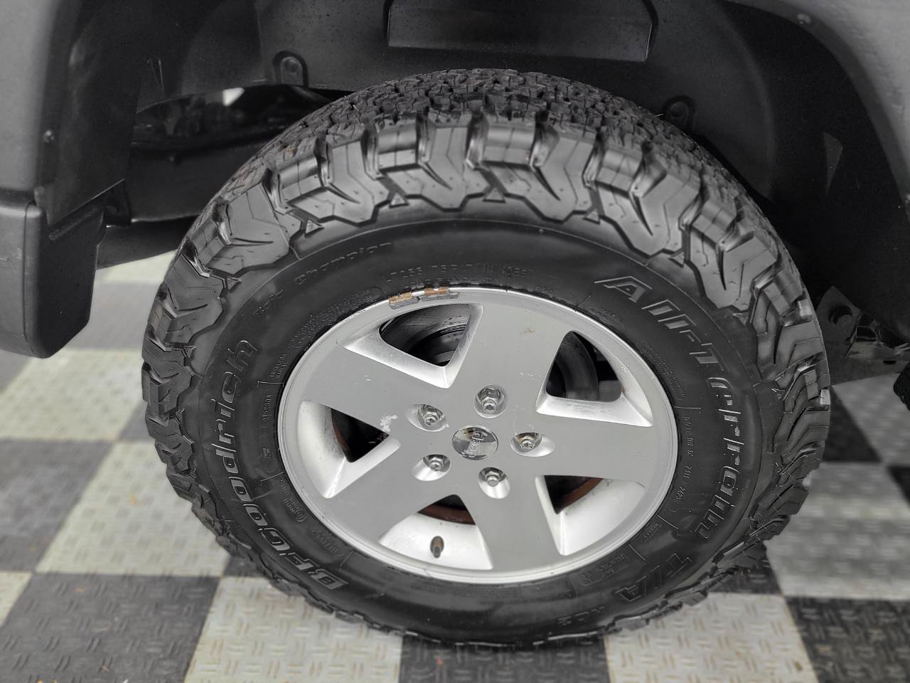 Used 2012 Jeep Wrangler Sport AWD/4WD image 26