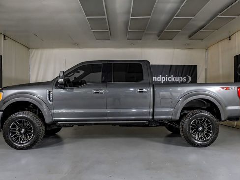 Used 2017 Ford F250 Platinum w/ Platinum Ultimate Package AWD/4WD image 12