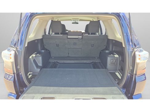 Used 2016 Toyota 4Runner SR5 RWD image 10