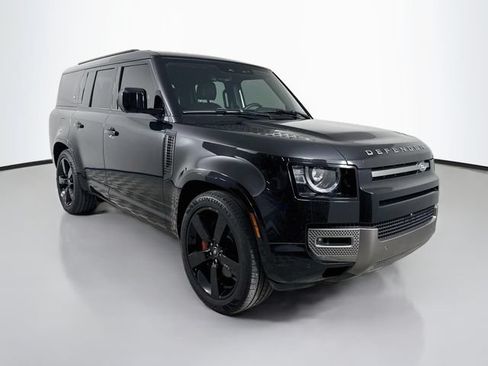 Certified 2024 Land Rover Defender 130 X-Dynamic SE AWD/4WD image 3