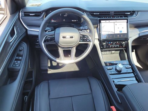 New 2025 Jeep Grand Cherokee Overland image 6