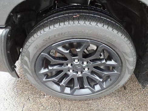 Used 2025 RAM 1500 Limited AWD/4WD image 13