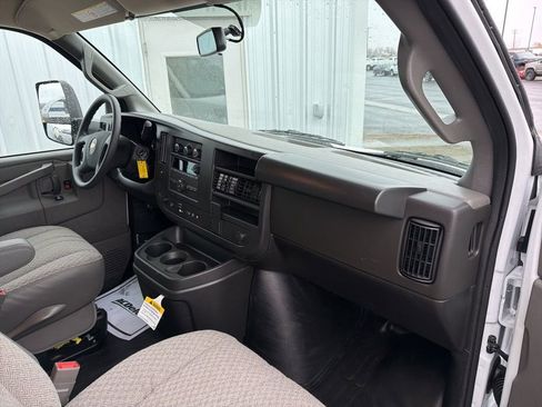 New 2026 Chevrolet Express 3500 w/ Power Convenience Package image 32
