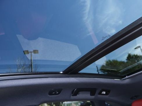 Used 2025 Porsche Macan Turbo image 29