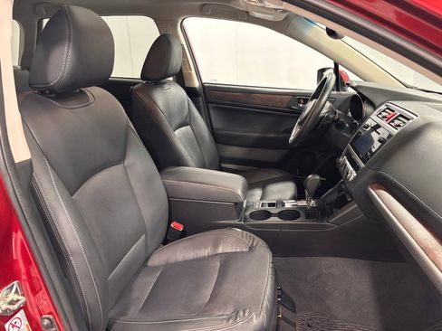 Used 2017 Subaru Outback 2.5i Limited image 19