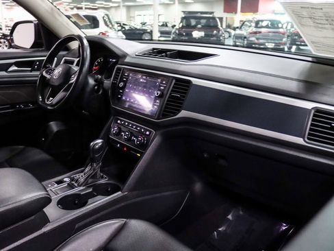 Used 2021 Volkswagen Atlas SE w/ Panoramic Sunroof Package FWD image 34