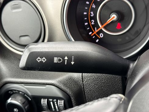 Used 2018 Jeep Wrangler Sport AWD/4WD image 14