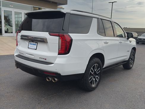 Used 2022 GMC Yukon AT4 w/ AT4 Premium Package AWD/4WD image 3
