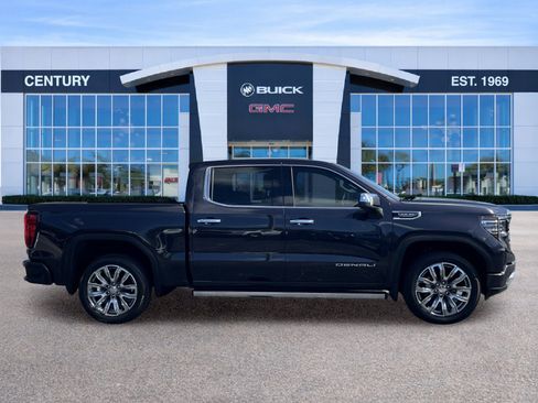 Used 2025 GMC Sierra 1500 Denali w/ Denali Reserve Package AWD/4WD image 2