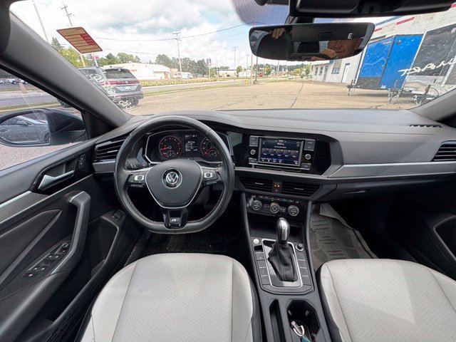 Used 2021 Volkswagen Jetta R-Line FWD image 16