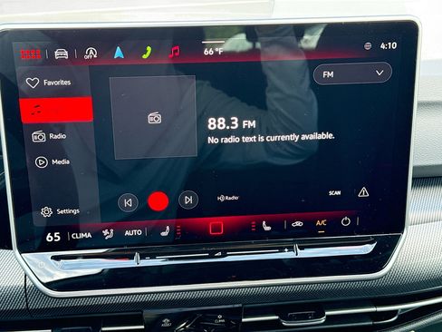 Used 2026 Volkswagen GTI SE FWD image 31