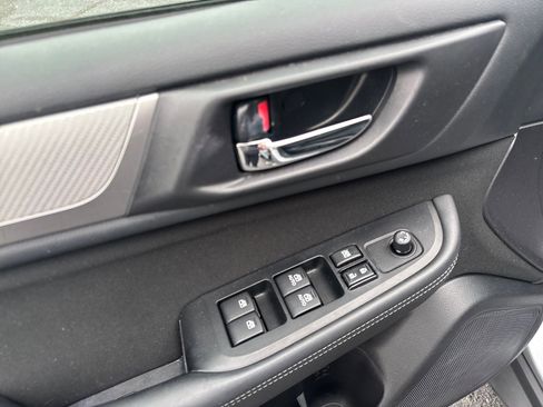 Used 2015 Subaru Outback 2.5i Premium image 11