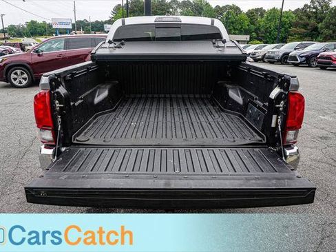 Used 2020 Toyota Tacoma SR5 RWD image 37