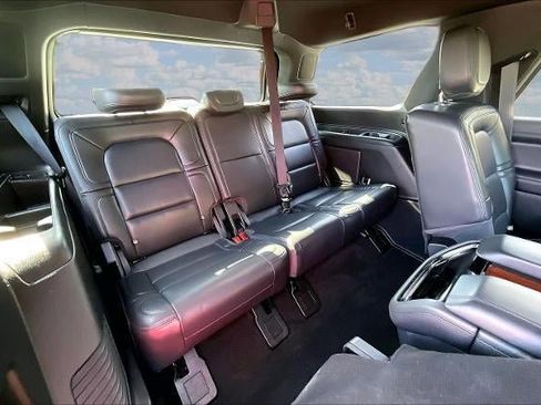 Used 2022 Lincoln Navigator Reserve AWD/4WD image 25