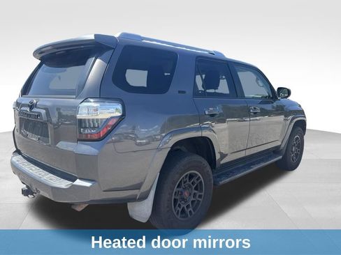 Used 2016 Toyota 4Runner SR5 AWD/4WD image 10