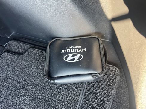 Used 2023 Hyundai Venue SEL image 17