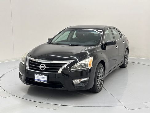 Used 2013 Nissan Altima 2.5 SV FWD image 1