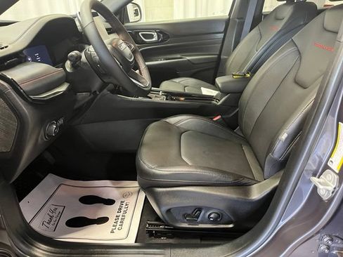 Used 2024 Jeep Compass Trailhawk w/ Trailhawk Elite Group AWD/4WD image 4