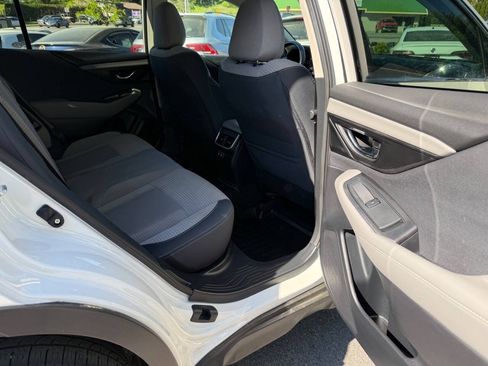 Used 2022 Subaru Outback Premium AWD/4WD image 9