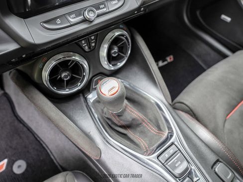 Used 2019 Chevrolet Camaro ZL1 RWD image 59