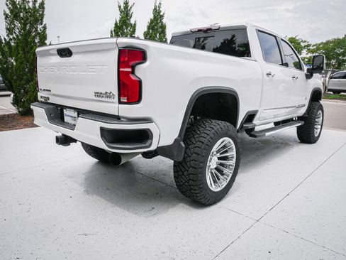 Used 2024 Chevrolet Silverado 3500 High Country w/ Technology Package AWD/4WD image 10