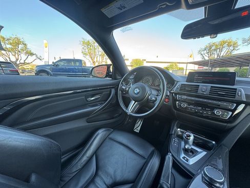 Used 2018 BMW M4 Coupe w/ Competition Package RWD image 38