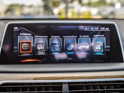 Used 2017 BMW 740i xDrive AWD/4WD image 20