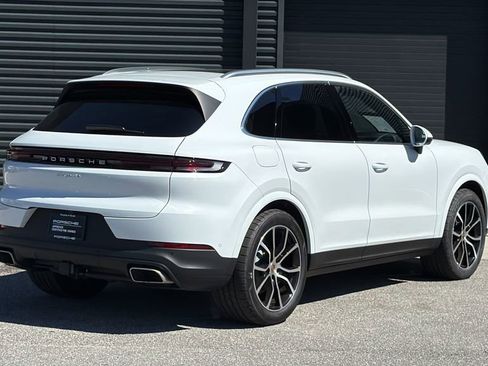 Certified 2026 Porsche Cayenne AWD/4WD image 20