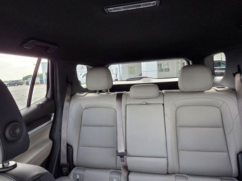 Used 2025 GMC Terrain Elevation w/ Elevation Premium Package AWD/4WD image 23